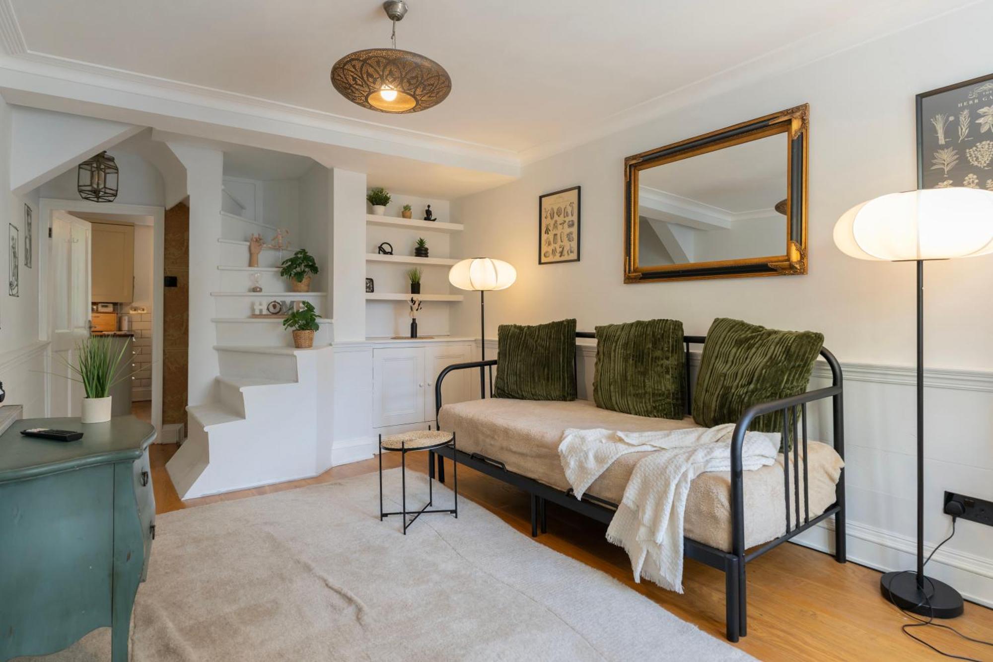 Gorgeous 2Bed House In New Road Apartment Лондон Екстериор снимка